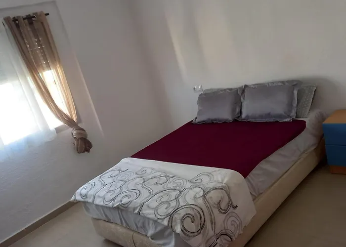 Hiromi Room Calle Julio Antonio