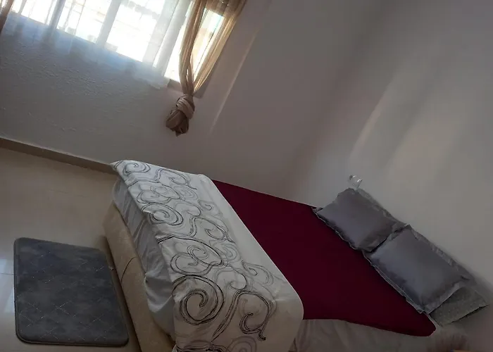 Hiromi Room Calle Julio Antonio