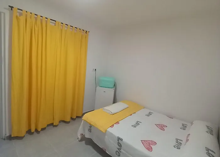 Hiromi Room Calle Julio Antonio